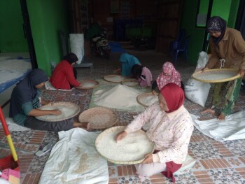 Bumdes Sari Tani : sejahterakan petani dari jerat ijon