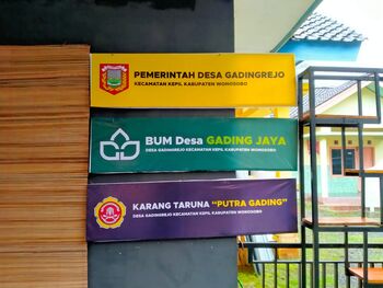 Pemerintah Desa, BUMDes, dan anak-anak muda menjadi motor penggerak agar Desa Gadingrejo tak lagi miskin dan tumbuh menjadi desa berdaya.