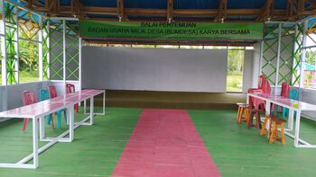 Masyarakat bisa menyewa area aula untuk kegiatan pertemuan maupun hajatan.