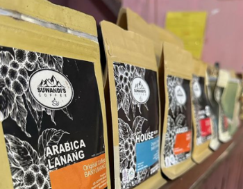 Berbagai produk kopi dari desa ini telah dikemas agar mudah menjadi produk oleh-oleh dari Desa Gombengsari, Banyuwangi, Jawa Timur. 