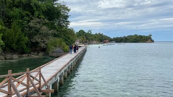 Pokdarwis Kadoda melibatkan warga untuk mengelola homestay sebagai sarana pendukung bagi wisatawan yang berkunjung ke Pulau Papan. 
