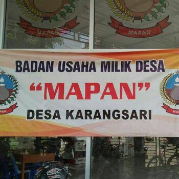 BUMDes Mapan berada di Desa Karangsari, Kabupaten Banyumas mengelola Mapan Mart yang menyediakan kebutuhan dasar masyarakat. 